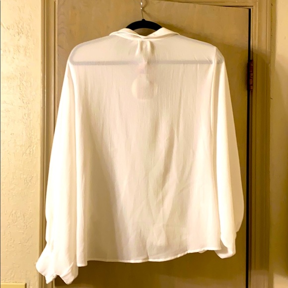 NWT White Dolman Collared Blouse Size S - Picture 2 of 6